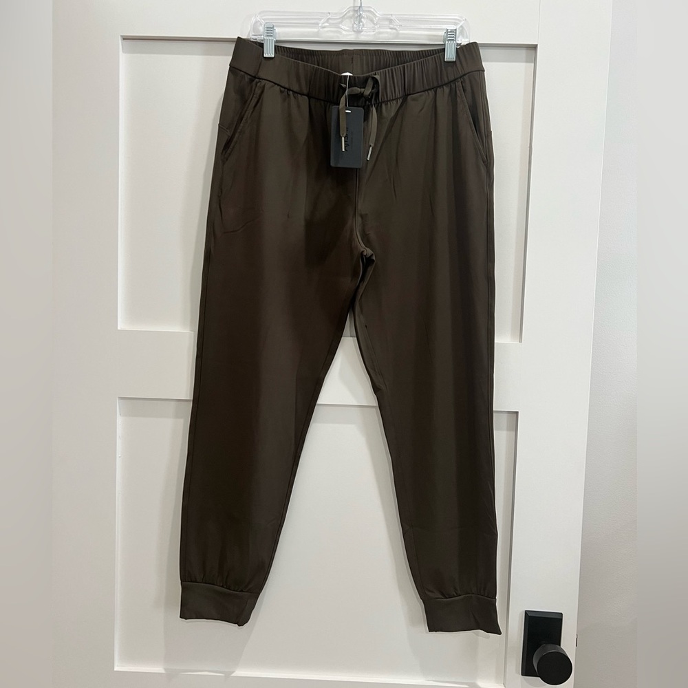 NWT Women’s athletic joggers.